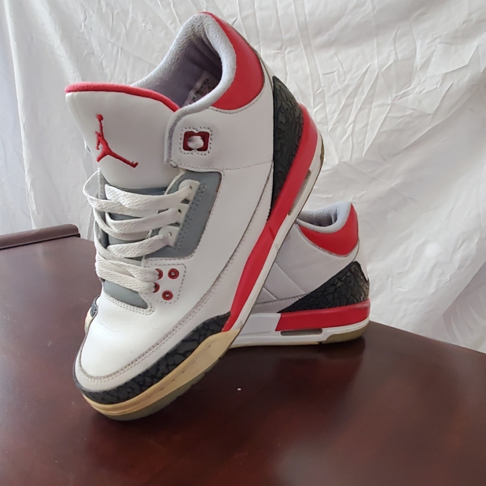 Jordan Shoes - Picture 3 of 4